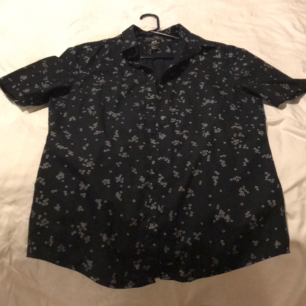 Men’s H&M short sleeve MEDIUM